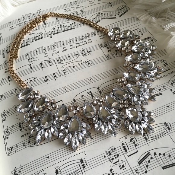 Crystal Statement Flower Necklace Earring Set - Picture 2 of 2